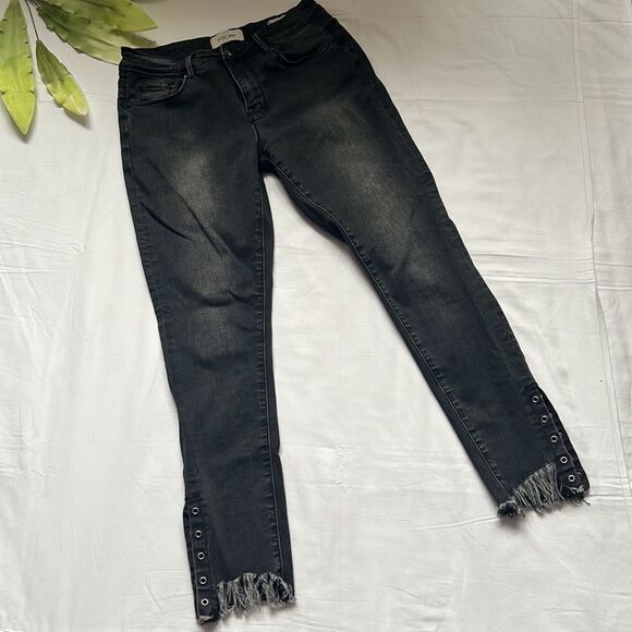 𝅺⭐️LOLA Jeans Blair Mid-Rise Ankle Jeans⭐️ - Picture 6 of 11